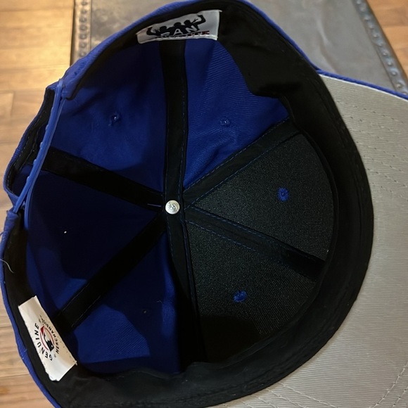 Retro Fan Favorite Chicago Cubs MLB Snap-back Baseball Hat - Picture 4 of 8